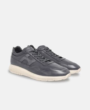 Sneakers Interactive 3