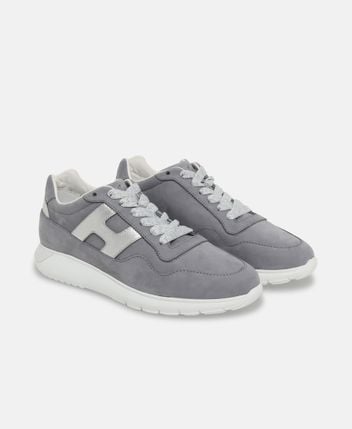 Sneakers Interactive 3