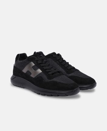 Sneakers Interactive 3