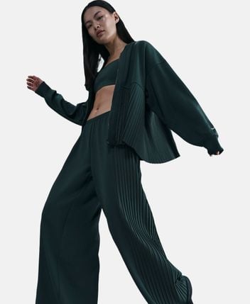 Wide-leg trousers