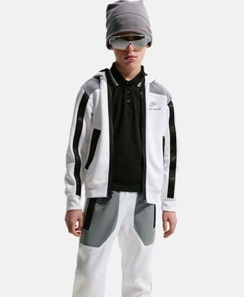 Hooded sweat jacket