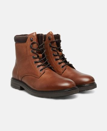 Lace-up ankle boot