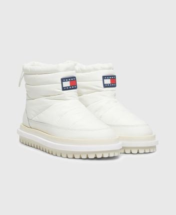 Snow boots