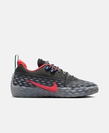 Basketball shoes S.T. Charge