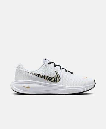 Running shoes Revolution 8