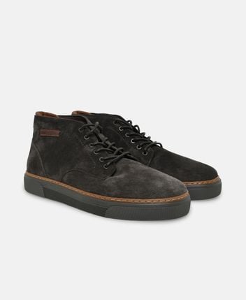 Lace-up shoes