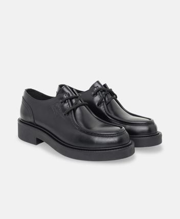 Lace-up shoes