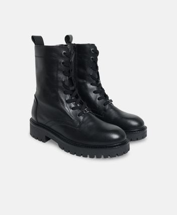Lace-up ankle boot