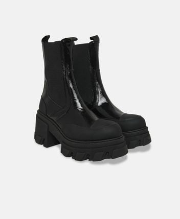 Chelsea boots Cleated