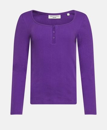 Long-sleeved top
