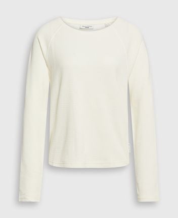 Long-sleeved top
