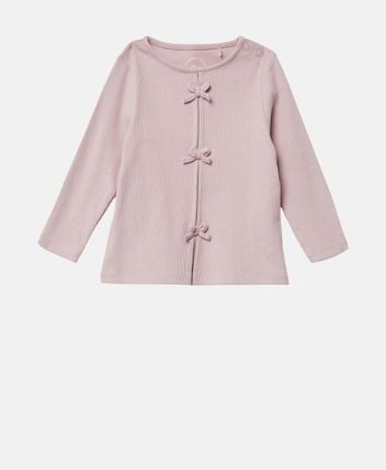 Long-sleeved top