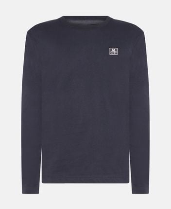 Long-sleeved top