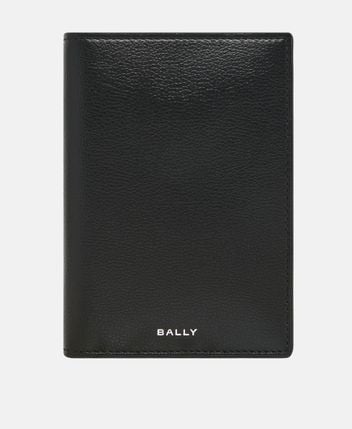 Leather passport holder