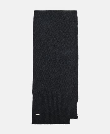 Knitted scarf