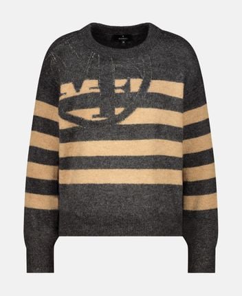 Knitted jumper