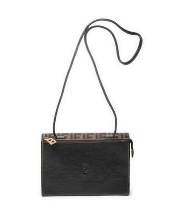Pre-loved Shoulder bag Flap Bag