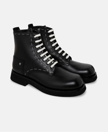 Lace-up ankle boot