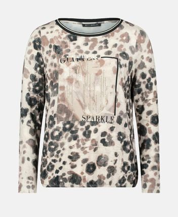 Long-sleeved top