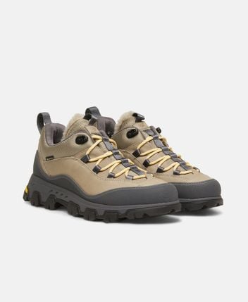 Lace-up shoes Metropeak