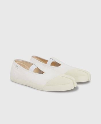 Slip-on sneakers