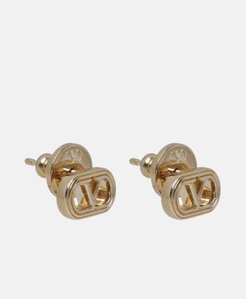 Earstuds