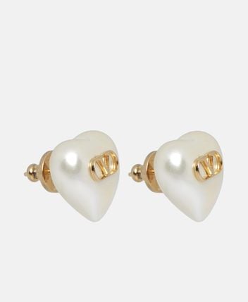 Pearl studs