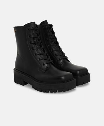 Lace-up ankle boot