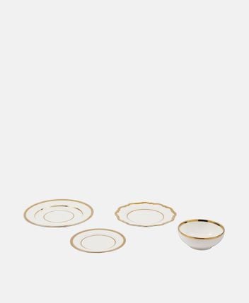 Dinnerware set