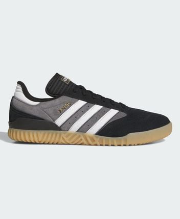 Sneakers SIGNATURE (688)