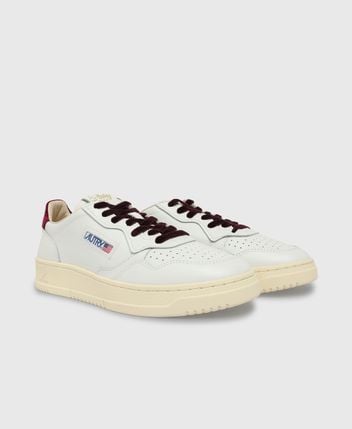 Sneakers medalist