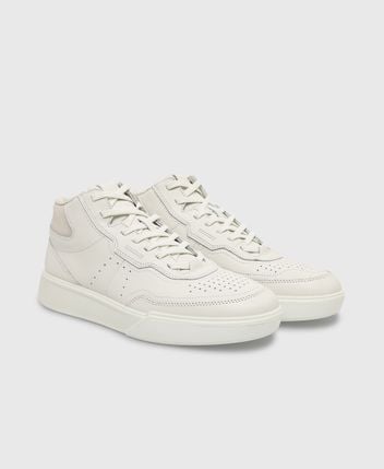 Sneakers Street Court