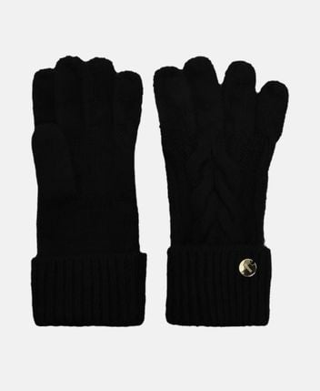 Knitted gloves