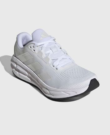 Running shoes Questar 3