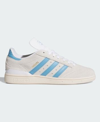 Sneakers SIGNATURE (688)