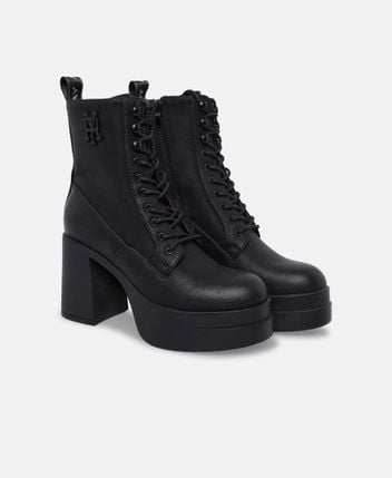Lace-up ankle boot