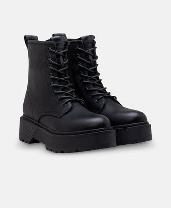 Lace-up boots