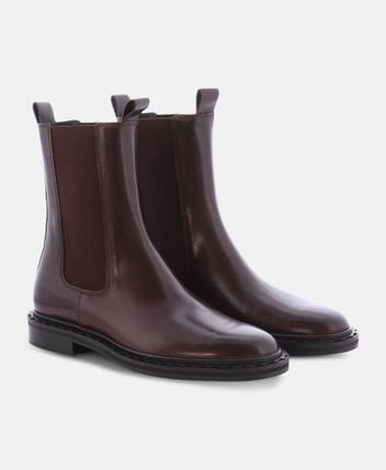 Chelsea boots