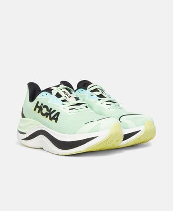 Running shoes Skyward