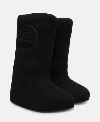 Snow boots
