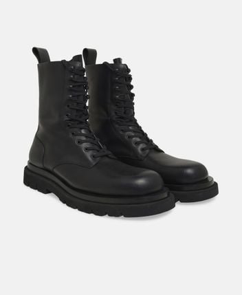 Lace-up boots
