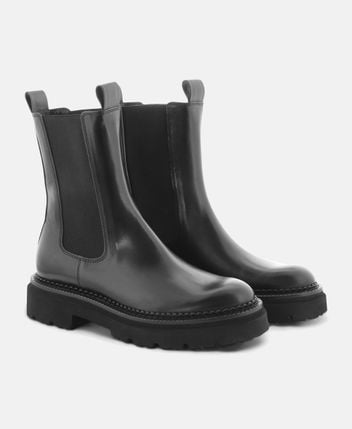 Chelsea boots