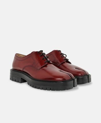 Lace-up shoes