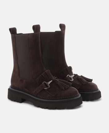Chelsea boots